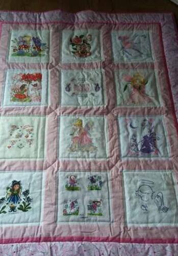 Photo of Katy Roses quilt