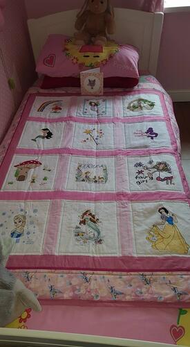 Photo of Skyla Bs quilt