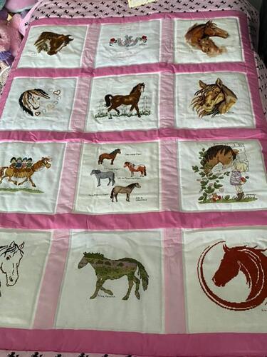 Photo of Scarlet Ws quilt