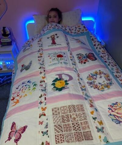 Photo of Poppy Es quilt
